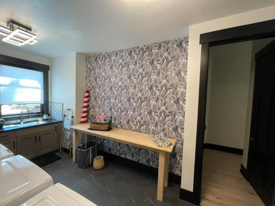 Wallpaper vs Paint in Bend, OR: Which Is Better? | Langford Installations